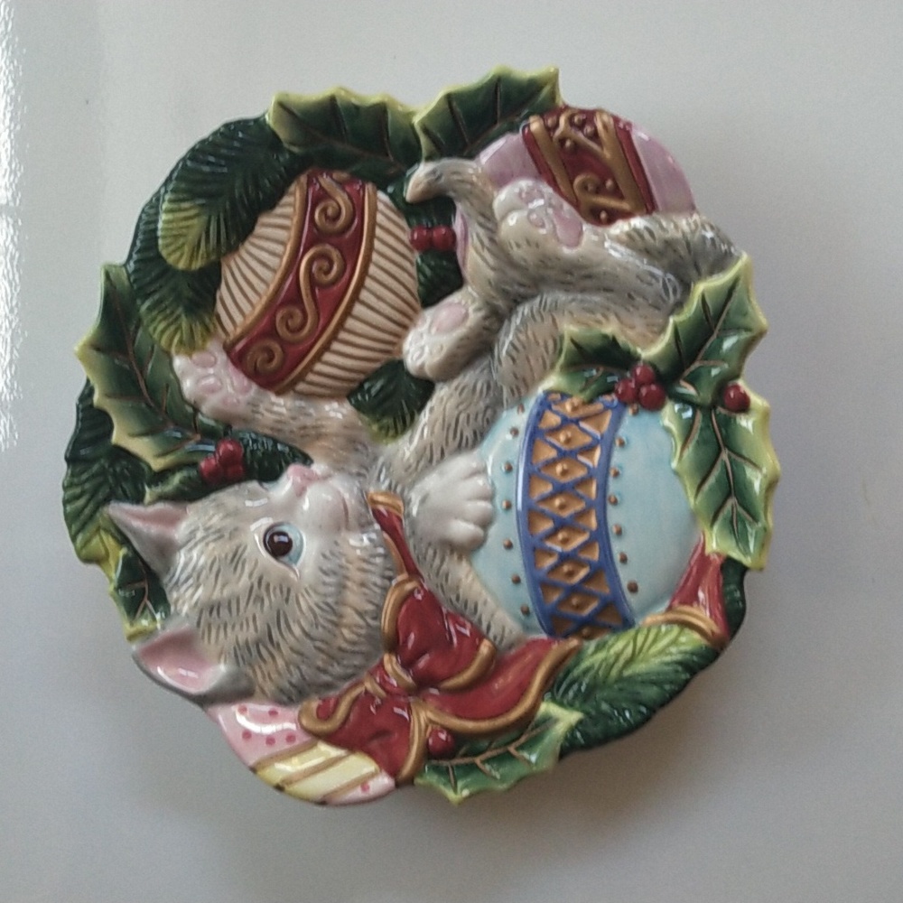 Fitz and Floyd Christmas 9" Plate